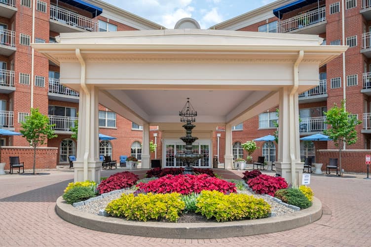 COURTYARD AT SEASONS