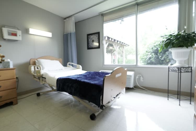 CAMDEN HEALTHCARE & REHAB CENTER