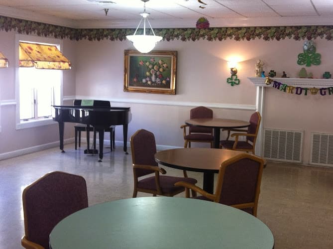 STEUBENVILLE COUNTRY CLUB MANOR