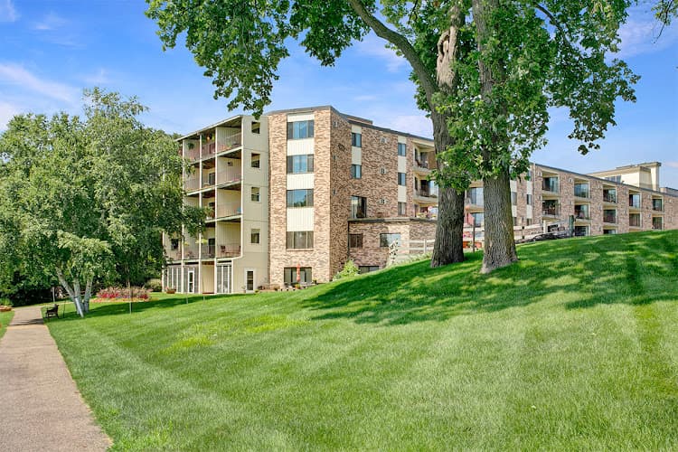 LAKE MINNETONKA SHORES