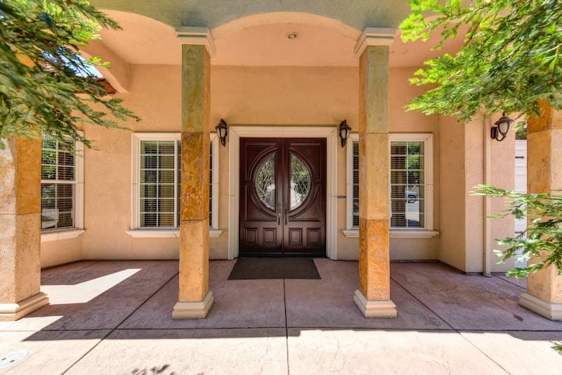 SPLENDOR OAKS SENIOR LIVING 1