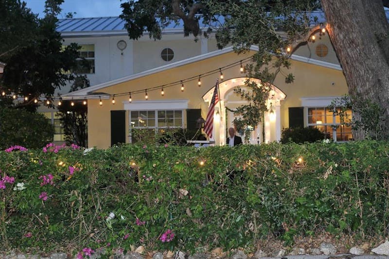 BAY OAKS HISTORIC RETIREMENT RESIDENCE