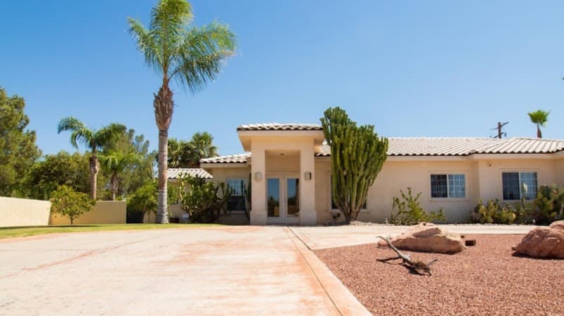 LUNA SENIOR SERVICES