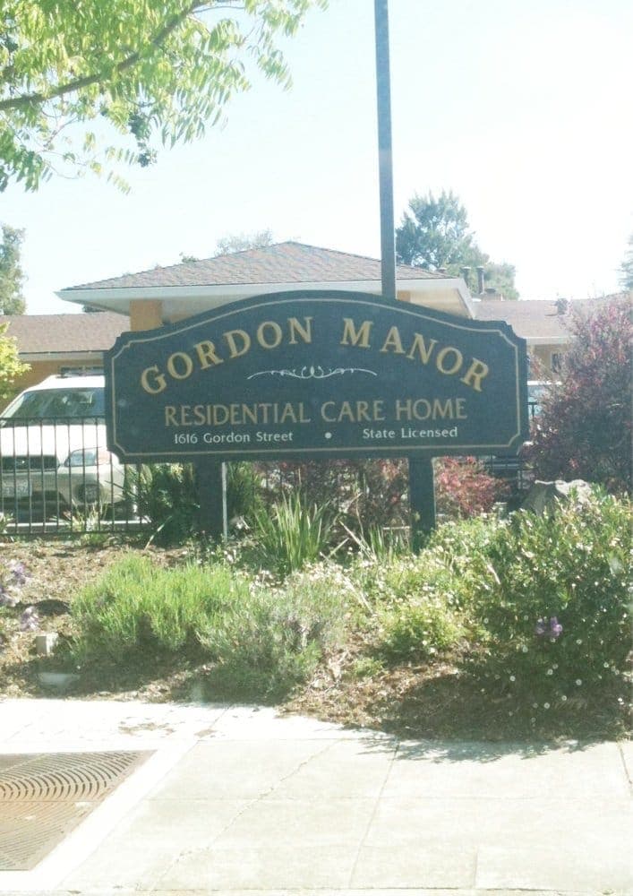 GORDON MANOR