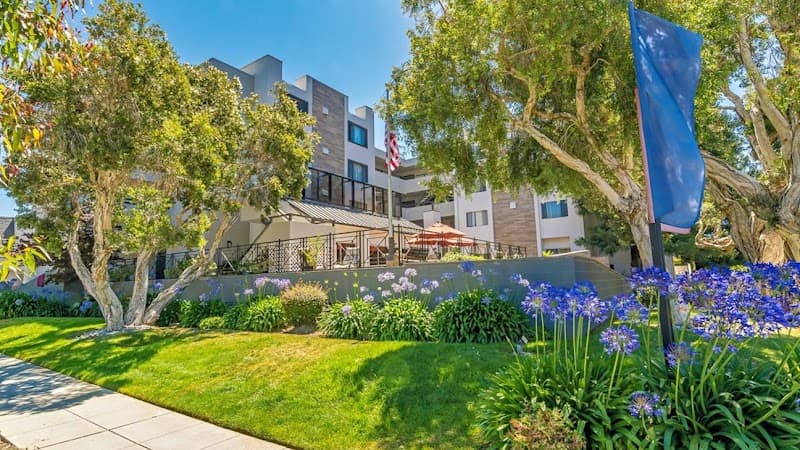 BURLINGAME SENIOR LIVING