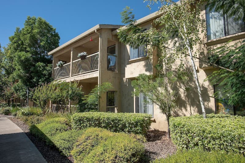 SIGNATURE LIVING ON WINDING WAY III