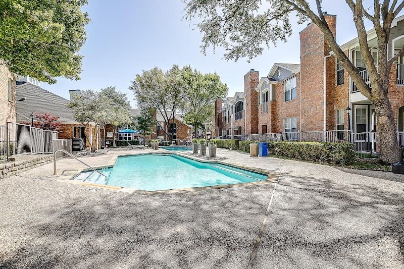 COURTYARDS AT RIVER PARK