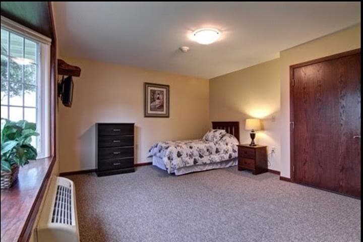 AGGIES COUNTRY LIVING LLC