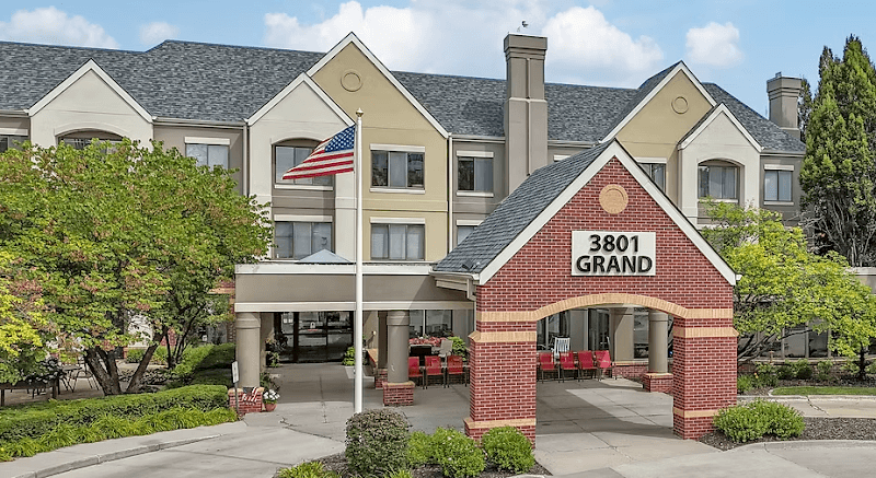 3801 Grand