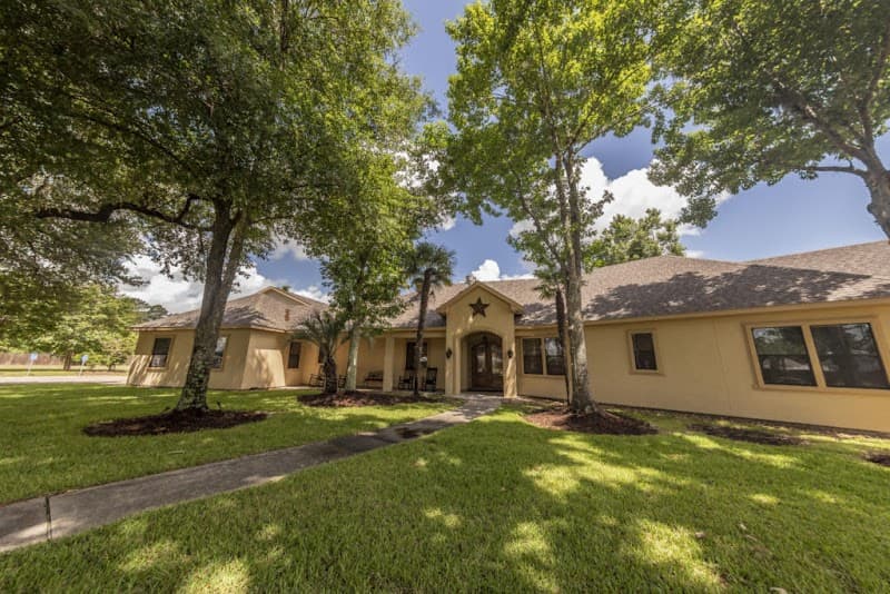 VALIENTE SENIOR LIVING