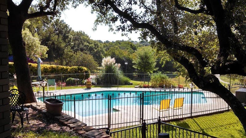 LAKE COUNTRY ASSISTED LIVING