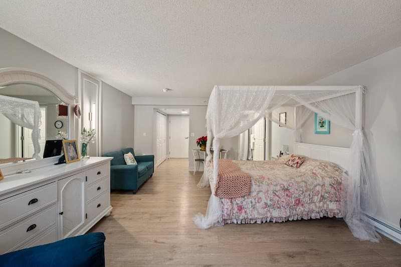 HALCYON AT WEST BAY LLC