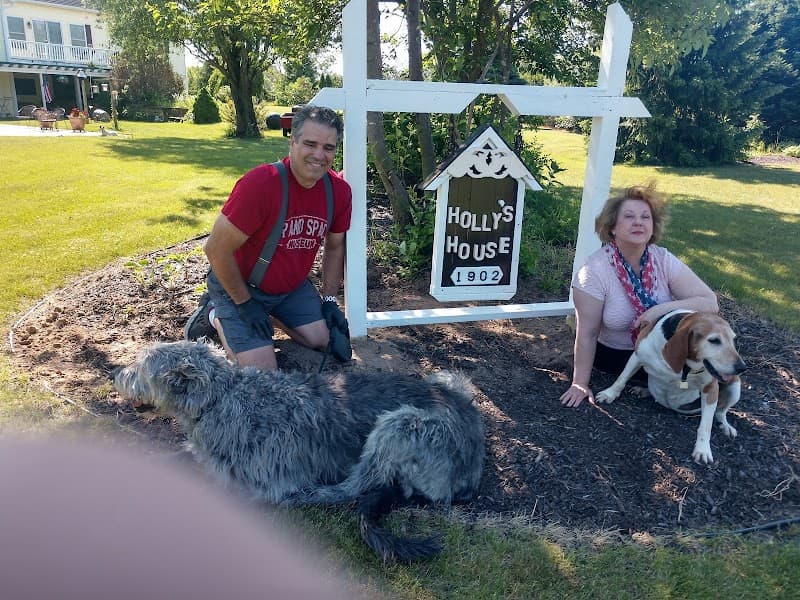 HOLLYS HOUSE ADULT FAMILY HOME