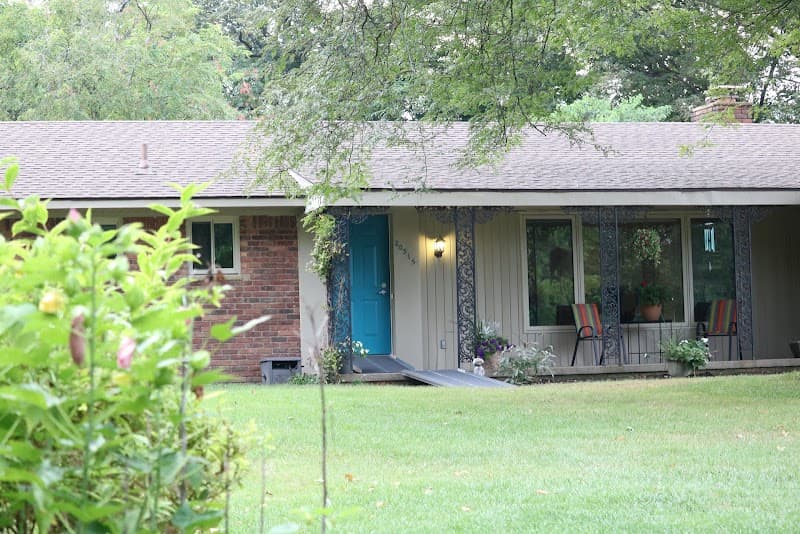 Lauren's Greenhouse Living