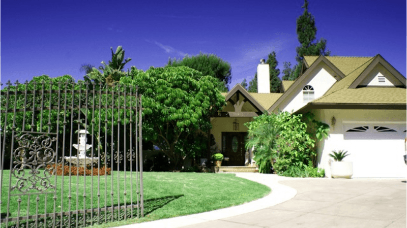 AURA RETREAT ASSISTED LIVING