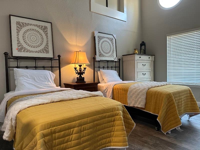 LUXURY LIVING ASSISTED CARE