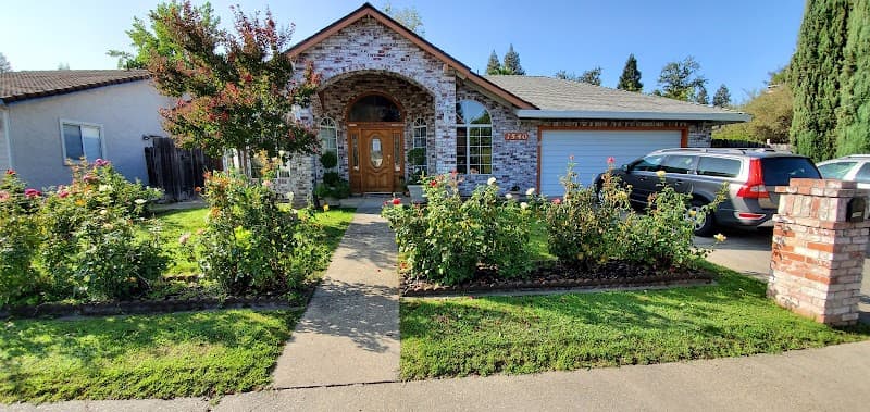 LIVING HEALTHY HOME CARE