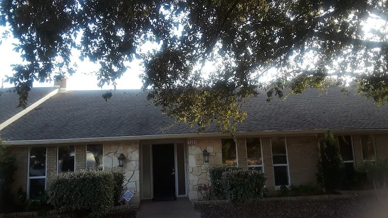 ASSISTED LIVING & MEMORY CARE AT ROYAL GARDENS