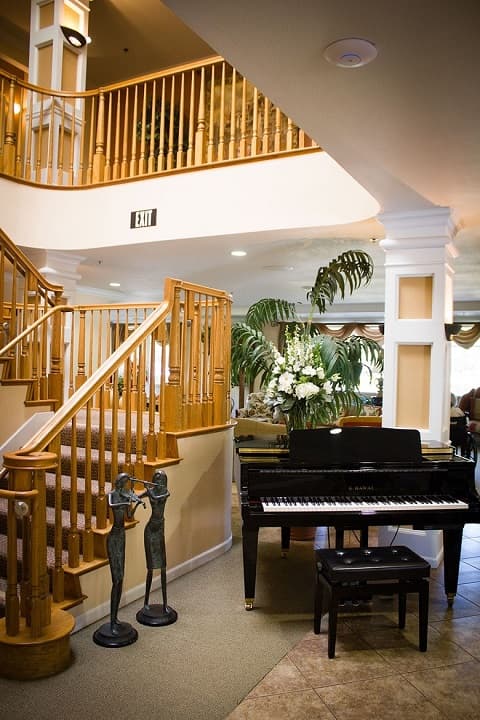 STRATFORD AT BEYER PARK, THE