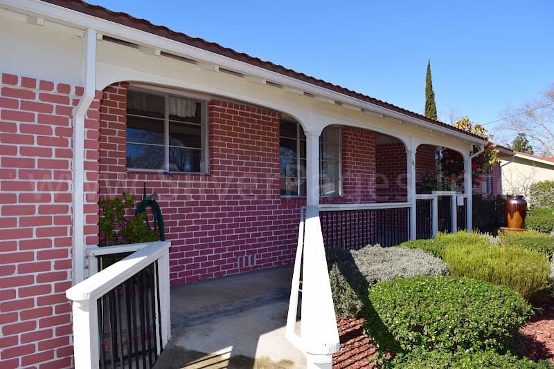 JONED'S REST HOME II