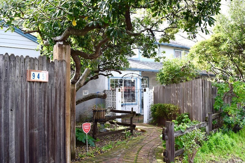 GRAND OAK MANOR SUITE LLC