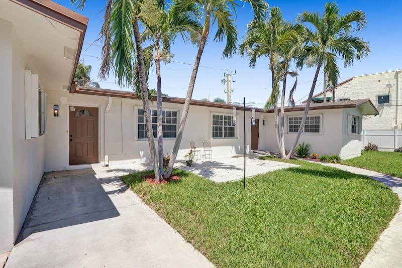 ROYAL LIVING AT POMPANO ALF INC