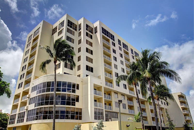 FIVE STAR PREMIER RESIDENCES OF POMPANO BEACH