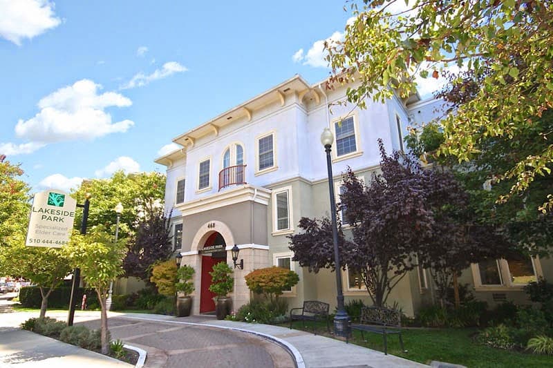 IVY PARK AT LAKE MERRITT