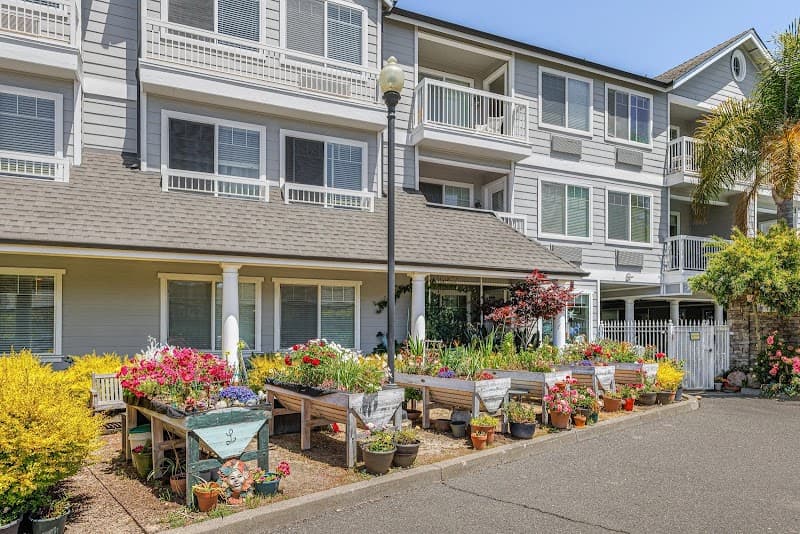 CARDINAL POINT AT MARINER SQUARE